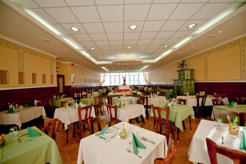In Hotel Hajdúszoboszló Esterno foto